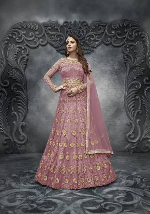 Featuring an attractive pattern is especially Woven designed for all contemporary women. Gown Fabric: - Soft Net, Length: 56 inch. Be the prettiest lady in this Finished Anarkali Gown. Package Content: 1 Gown: 1 Dupatta, Type: Anarkali, Size:- Semi-Stitched. It is ideal for Ceremony, Evening and any Wedding function