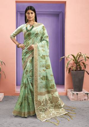 Exclusive Designer Green Jacquard Silk Digital Printed Saree with Blouse Piece