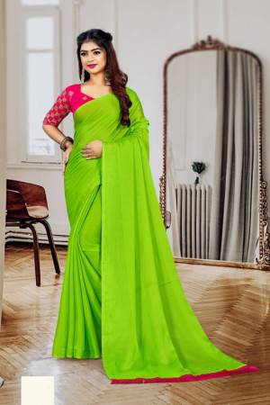 Plain Chiffon Saree Come With Designer Contrast Blouse