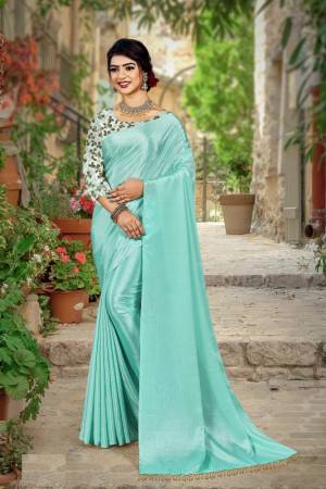 Beautifull Plain Saree Come With Designer Contrast Blouse