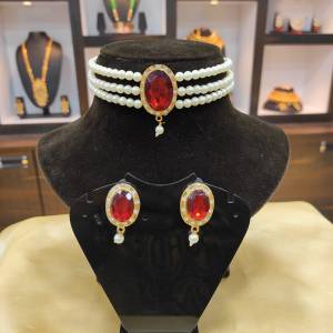 Festive wear Chokar Necklace with pair earrings