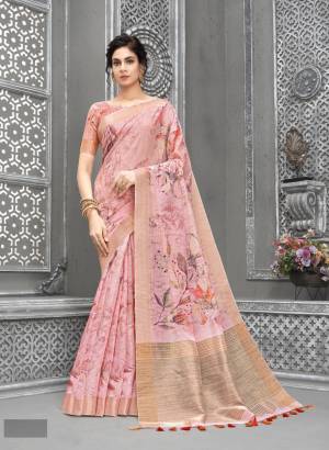 Look Pretty Wearing This Lovely Saree