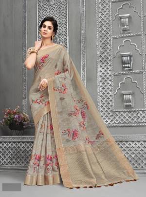Look Pretty Wearing This Lovely Saree
