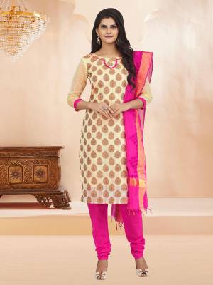 Look Divalicious Adorning This Beautoes Colored Designer Suit. 