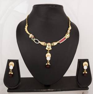 Give Your Neckline An Elegant Look Wearing This pretty Necklace Set Which Can Be Paired With Any Colored Attire. Buy This pretty Necklace Now.