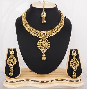 This Wedding Season Attract All The Limelight Wearing This Pretty Necklace Set With Your Lehenga Choli. This Necklace Gives a Heavy Look But It Is Light In Weight Which Can Be Wore Throughout The Gala With Ease And Comfort.