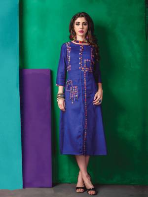 For Your Semi-Casual Wear, Grab This Attractive Kurti In Blue Color Fabricated On Cotton Beautified With Thread Work. This Kurti Will Definitely Earn You Lots Of Compliments From Onlookers.
