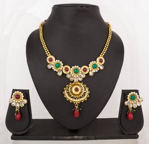 Show Up Your Elegance With This Pretty Golden Colored Necklace Set Which Can Be Paired With Any Colored Traditonal Attire. Its Material Is In Copper So It Is Light In Weight And Easy To Carry All Day Long.