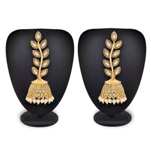 Simple And Elegant Looking Earrings Set Is Here Which Can Be Paired With Simple Kurti Or Even With A Heavy Lehenga. It Is Light Weight And Earn You Lots Of Compliments From Onlookers.