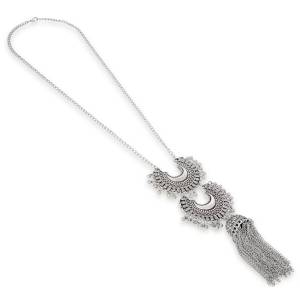 Grab This Simple Necklace In Silver Color Made On Oxidise Material Which Can Be Paired with Simple Kurti For Best Look.
