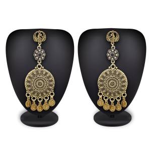 Here Is a Indo-Western Styled Earrings In Golden Color That Can Be Paired With Any Colored Attire. These Are Light Weight And Easy To Carry All Day Long.