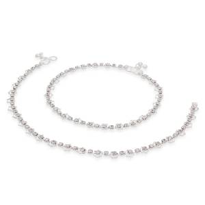 Very Simple and Elegant Looking Anklet Set Is Here In Silver Color Beautified With White Colored Stones All Over It. This Gives And elegant Look To Your Feet.