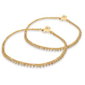 Another Elegant Designer Anklet Set Is Here Which Is In Golden Color Beautified With White Colored Stones. It Is Light Weight And Easy To Carry All Day Long.