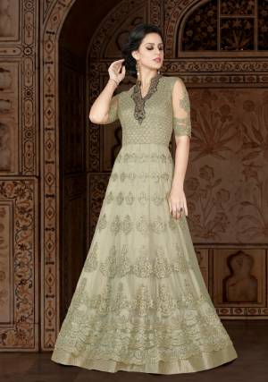One Of The Favourite And Demanding Color Of The Season Is Here With The Beautiful Shade In Green. Grab This Lovely Designer Floor Lentgh Suit In Mint Green Color Paired With Mint Green Colored Bottom And Dupatta. Its Top Is Fabricated On Net Paired With Santoon Bottom And Chiffon Dupatta. Its All Three Fabircs Ensures Superb Comfort All Day Long.