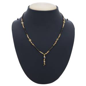 Very Simple Patterned Mangalsutra Is Here For Your Casual Wear. It Is Light Weight And Easy To Carry All Day Long.