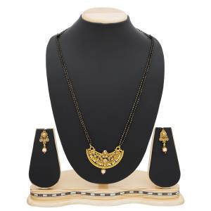 Grab This Beautiful Mangalsutra Set In Pendant Pattern Which Comes With Two Pretty Earrings. Buy Now.