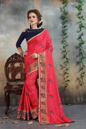 Celebrate This Festive Season Wearing This Saree In Peach Color Paired With Contrasting Navy Blue Colored Blouse. This Saree And Blouse Are Fabricated On Art silk Beautified With Jari And Thread Work. Buy This Saree Now.
