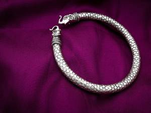 Grab This Heavy Anklet For Single Feet Which Is In Trend And Mostly Worn In Rajasthani Culture. 