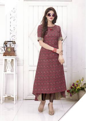 Look Pretty Wearing This Designer Readymade Kurti In Grey And Pink Color Fabricated On Cotton Beautified With Prints All Over It. This Kurti Is Soft Towards Skin And Ensures Superb Comfort All Day Long.