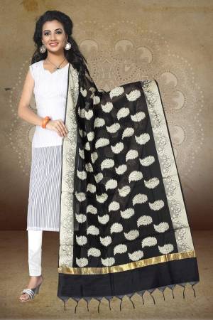 Highlighting Your Simple Kurti Or Suit With This Beautiful Dupatta In Black Color Fabricated On Banarasi Art Silk Beautified With Paisely Weave all Over. 