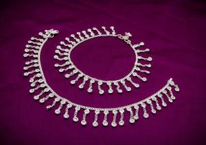 Grab This Beautiful And Attractive Anklet Set In Silver Color With Lovely Hangings All Over. This Pretty Set Will Give An Elegant Look To your Feet. Buy Now.