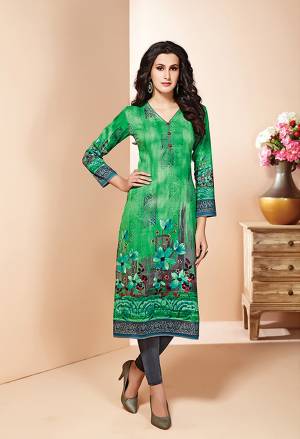 Grab This Readymade Kurti In Green Color For Your Casual Wear Fabricated On Cotton Beautified With Prints All Over. Also It Is Available In All Regular Sizes. Buy Now.