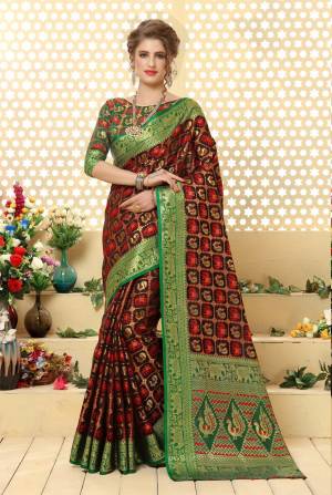 Dark Colors Suits Every Skin Tone, So grab This Saree In Dark Brown Color Paired With Dark Green Colored Blouse. This Saree IS Silk Jacquard Based Paired With art Silk blouse. Buy This Saree Now.