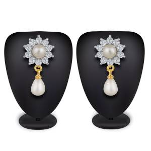 Simple and Elegant Looking Pair Of Earrings Is Here Which Can Be Paired With Plain Kurti Or Any Colored Simple Attire. Buy Now.
