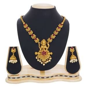 Grab This Beautiful Necklace Set  With A Very Unique Figure Pattern. This Necklace Set Be Paired With Saree, Lehenga Or Any Ethnic Attire.