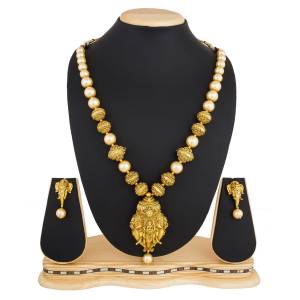 Grab This Beautiful Necklace Set  With A Very Unique Figure Pattern. This Necklace Set Be Paired With Saree, Lehenga Or Any Ethnic Attire.