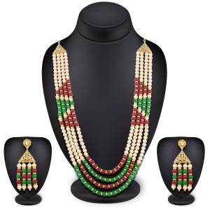 Here Is A Necklace Set For A Proper Ethnic Look, Grab This Moti Necklace Set Which Is Best Suitable With Silk Saree. Also This Gives A Rich And Elegant Look To Your Personality. 