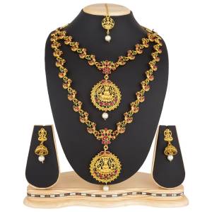Double Necklace Set Is Here With 2 Necklaces, One Short And Another Long Necklace. This Necklace Has A Pair Of Earrings And One Maang tika. This Necklace Set Can Be Paired As Per Occasion, You Can Wear It Separately Or Togather. Buy Now.