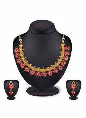 Grab this Pretty Necklace Set In Golden Color Which Gives A Rich And Elegant Look To Your Neckline. This Necklace Set Can Be Paired With Or Any Contrasting Colored Attire. Buy Now.