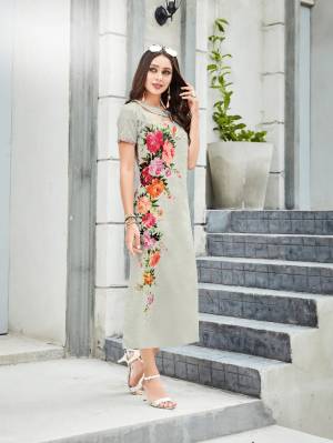 Flaunt Your Rich And Elegant Taste Wearing This Readymade Kurti In Pale Grey Color Fabricated On Linen. It Is Available In All Sizes Which Ensures Superb Comfort All Day Long. 