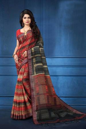 dd This Pretty Saree For your Semi-Casual Wear With Digital Prints All Over. This Saree And Blouse Are Fabricated On Linen Which Ensures Superb Comfort All Day Long