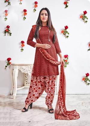 If Those Readymade Suit Does Not Lend You Thr Desired Comfort Than Grab This Pretty Dress Material And Get This Stitched As Per Your Desired Fit And Comfort. This Dress Material Is Fabricated On Crepe Paired With Chiffon Dupatta. Buy This Now.
