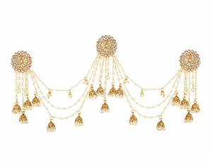 This Pretty Earring Will Give A More Trendy And Unique Look To Your Attire. It Is Light In Weight And Easy To Carry Throughout The Gala. 