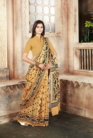 These Summer, Grab This Beautiful Printed Saree Which Is Light In Weight And Easy To Carry All Day Long. This Saree And Blouse are Fabricated On Handloom Cotton Beautified With Prints. 