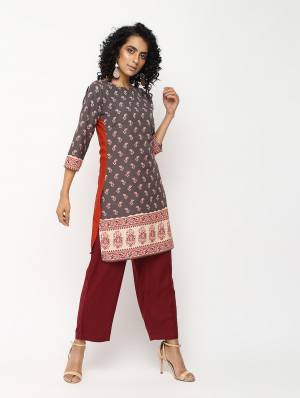 For Your Casuals, Grab This Pretty Printed Kurti Fabricated On American Crepe. This Kurti Is Soft Towards Skin And Available In All Regular Sizes. Also This Can Be Paired With Any Kind Of Bottom Like Plaazo, Pants Or Leggings. 