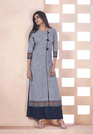 For Your Semi-Casuals, Grab This Readymade Straight Kurti In Grey Color Fabricated On Weaving Cotton. Its Rich Fabric Is Light Weight And Soft Towards Skin Which Ensures Superb Comfort All Day Long. 