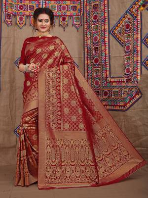 For A Rich And Elegant Look, Grab This Designer Silk Based Saree In Maroon Color. This Saree Is Fabricated On Jacquard Silk Paired With Art Silk Fabricated Blouse Beautified With Heavy Weave All Over It.