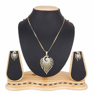 Grab This Very Pretty, Rich And Elegant Looking Designer Pendant Set In Golden And Silver Color. This Pretty Set Is Beautified With Attractive Diamond Work. Buy Now.