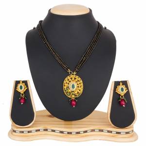 Grab This Heavy Multiple Chained Magalsutra With A Heavy Designer Pendant. This Mangalsutra Can Be Paired With Any Colored Traditional Attire. Buy Now.