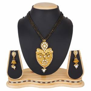 To Give A More Enhanced And Heavy Look, Grab This Heavy Designer?Mangalsutra To Par IT Up With Your Ethnic Wear, Which Can Also Be Pared With Any Colored Attire.