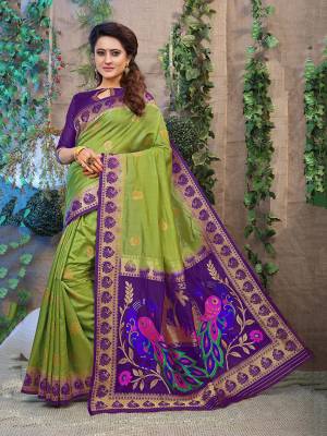 Grab This Beautiful Designer Silk Based Saree Which Gives A Rich?Look To Your Personality. This Saree Is Fabricated On Jacquard Silk Paired With Art Silk Fabricated Blouse, Beautified With Weave