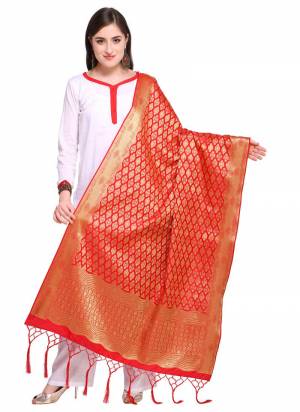 For A Proper Traditional Look, Pair Up Your Simple Attire With This Trendy Banarasi Art Silk Fabricated Dupatta. It Is Beautified With Weave All Over. Also It Is Light In Weight And Easy To Carry All Day Long 