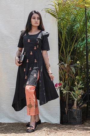 Follow This Amazing Trend Of Designer Readymade Pair Of Kurti And Pants. Its Both Top And Bottom Are Fabricated On Khadi Beautified With Prints And Thread Embroidery. It Is Light In Weight And Easy To Carry All Day Long. Buy Now.