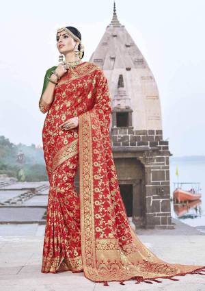 You Will Definitely Earn Lots Of Compliments In This Rich And Elegant Silk Based Saree, This Banarasi Art Silk Fabricated Saree And Blouse are Beautified With Weave Giving It An Attractive Look