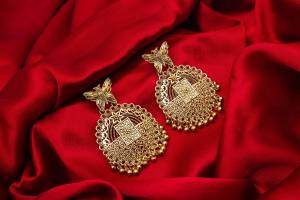 Grab This Beautiful Trending Earrings Set In Golden Color To Pair Up With Any Colored Traditional Attire. These Are Light In Weight And Easy To Carry All Day Long. Buy Now.