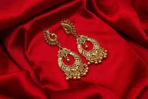 Grab This Beautiful Trending Earrings Set In Golden Color To Pair Up With Any Colored Traditional Attire. These Are Light In Weight And Easy To Carry All Day Long. Buy Now.